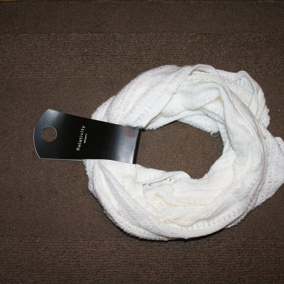 Relativity Infinity Crochet Knit Winter Scarf Color Fresh Snow /White - Picture 2 of 9